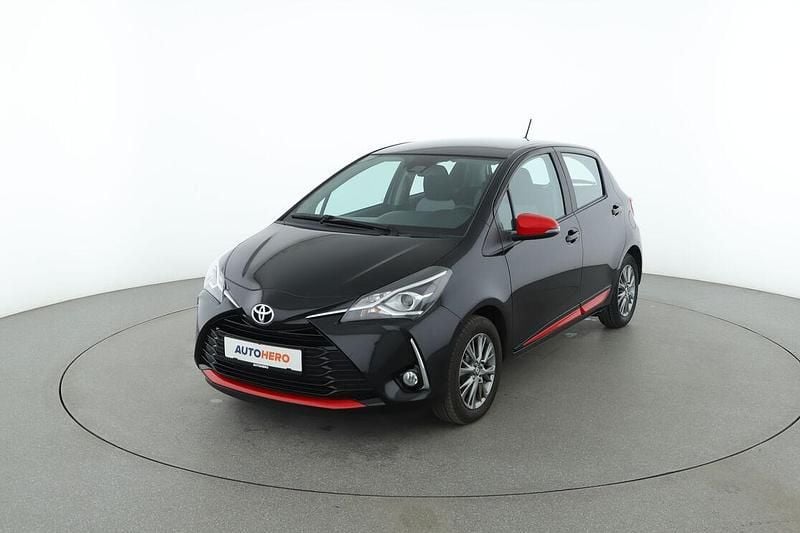 Schwarz Gebraucht 2017 Toyota Yaris Edition Limousine | 11.690 € (Fairer Preis) - Bild 1/3