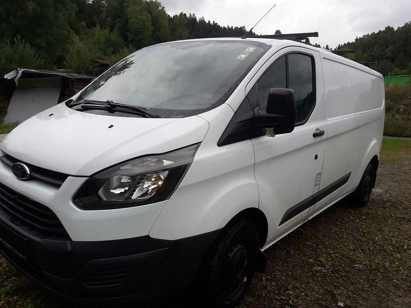 Weiß Gebraucht 2016 Ford Transit Custom Van / Kleinbus | 8.800 € (Superpreis) - Bild 1/4