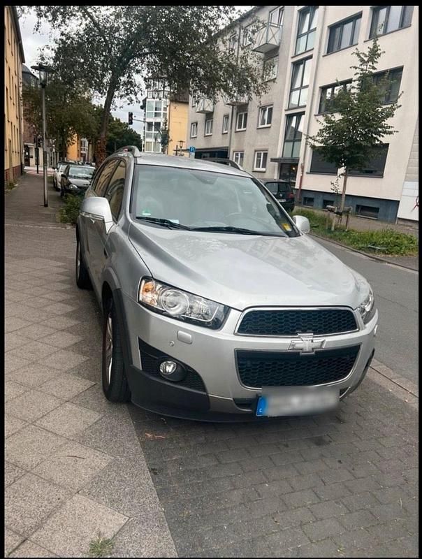 Silber Gebraucht 2012 Chevrolet Captiva SUV | 7.100 € - Bild 1/4