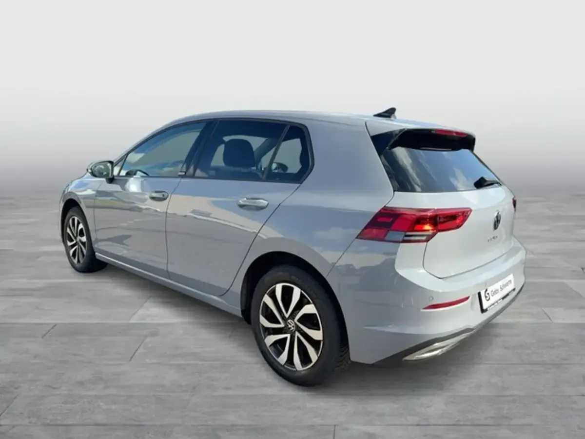 Gebraucht VW Golf VIII Active 110 PS (80 kW) 2021 Grau Limousine