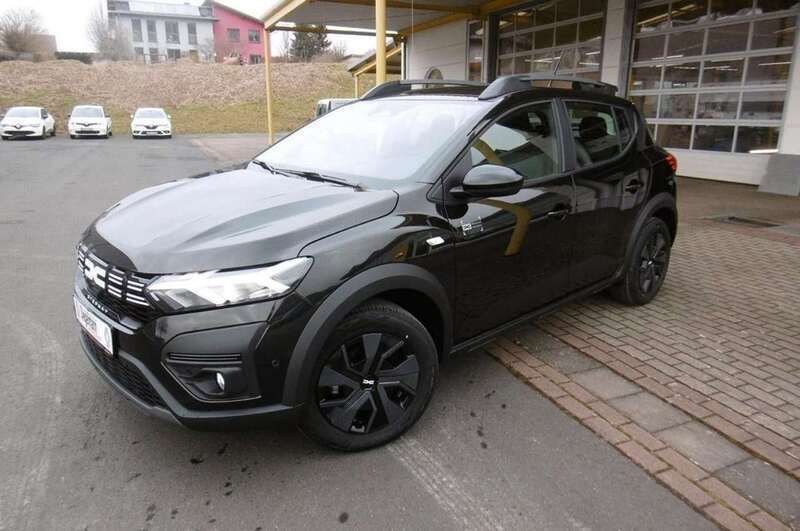 Perlmuttschwarz Neu 2024 Dacia Sandero Expression Kleinwagen | 19.390 € (Fairer Preis) - Bild 1/4