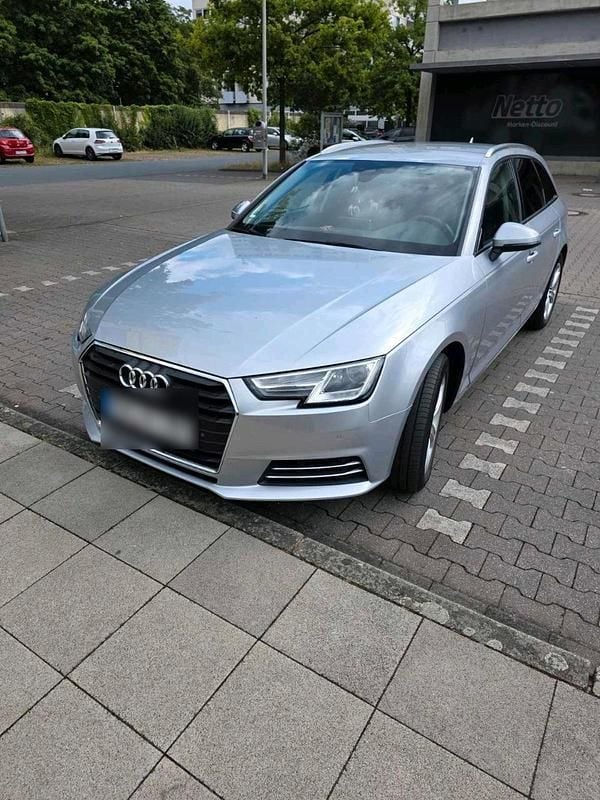 Silber Gebraucht 2016 Audi A4 Kombi | 13.000 € (Superpreis) - Bild 1/4