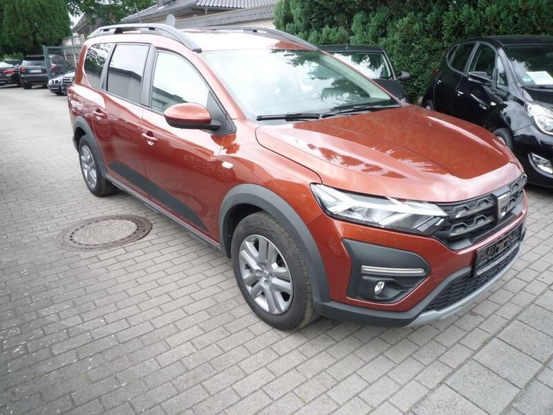 Gebraucht Dacia Jogger Comfort 101 PS (74 kW) 2022 Braun Van / Kleinbus