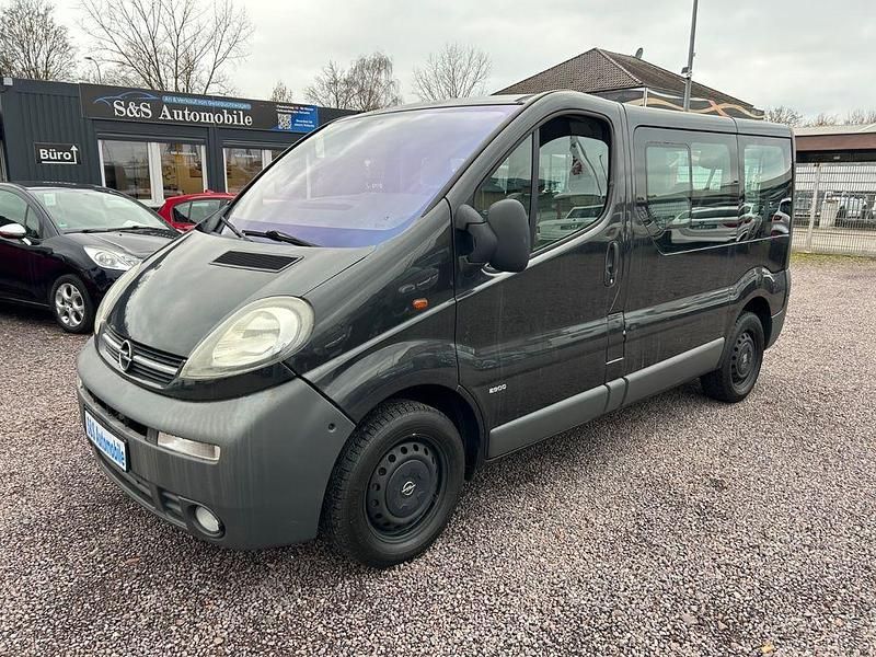 Schwarz Gebraucht 2006 Opel Vivaro Van | 5.990 € (Fairer Preis) - Bild 1/4