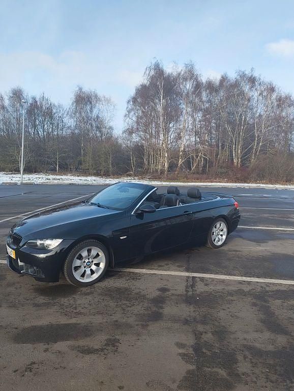 Gebraucht BMW 325 Cabriolet Performance 197 PS (144 kW) 2008 Schwarz Cabrio