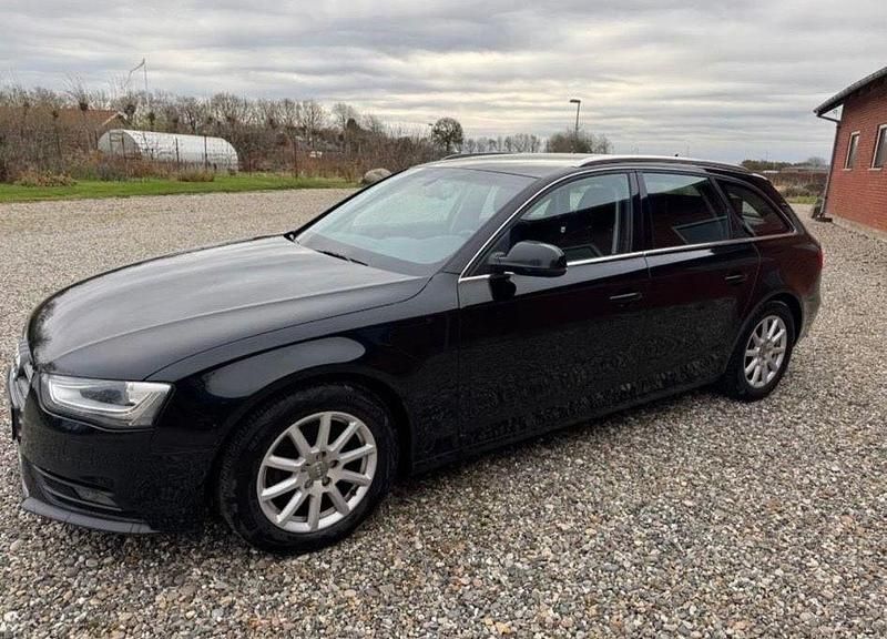 Gebraucht Audi A4 136 PS (100 kW) 2012 Schwarz Kombi