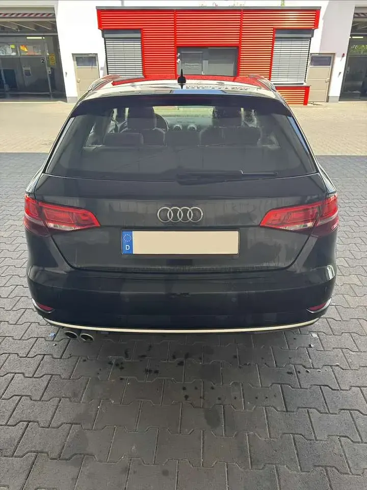 Gebraucht Audi A3 Sportback 150 PS (110 kW) 2018 Schwarz Kleinwagen