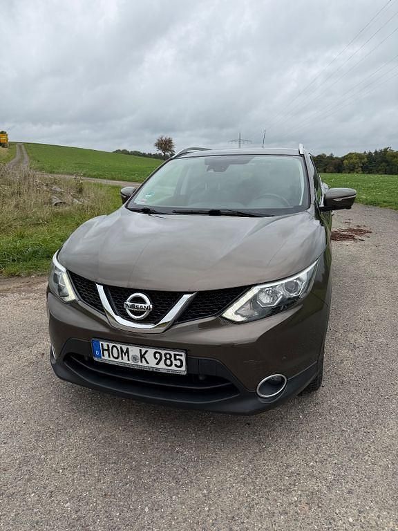 Braun Gebraucht 2014 Nissan Qashqai Tekna SUV | 9.200 € (Superpreis) - Bild 1/4