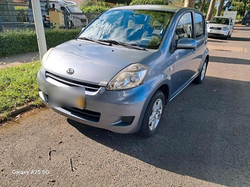 Grau Gebraucht 2008 Daihatsu Sirion Kleinwagen | 1.000 € (Superpreis) - Bild 1/4