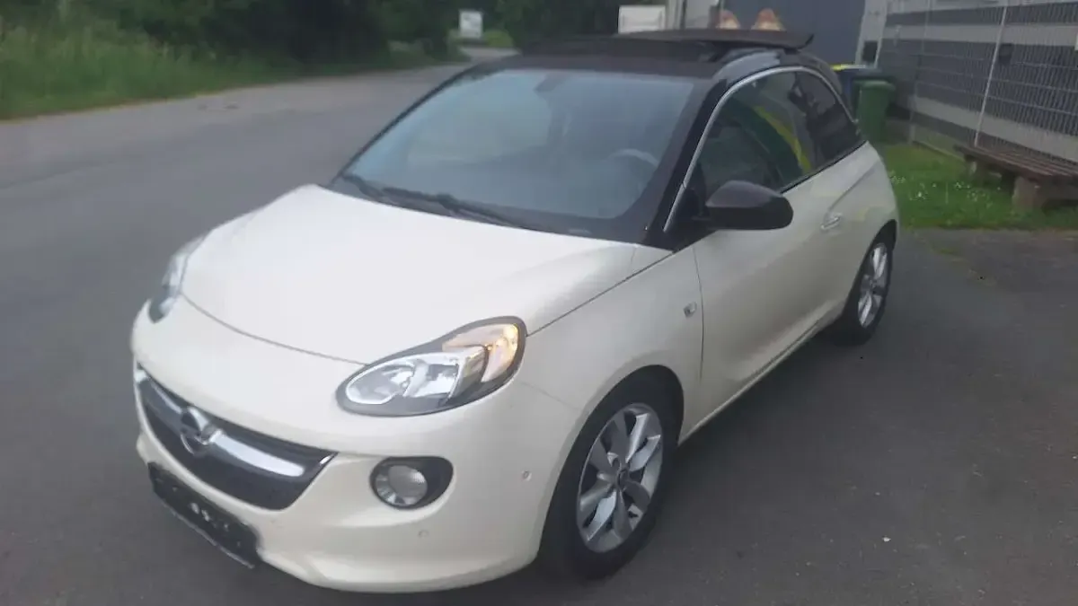 Gebraucht Opel Adam Open Air 87 PS (63 kW) 2016 Cream white Kleinwagen