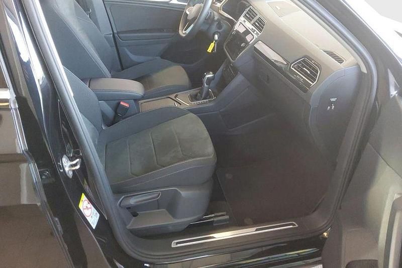 Gebraucht VW Tiguan Elegance 150 PS (110 kW) 2024 Schwarz SUV