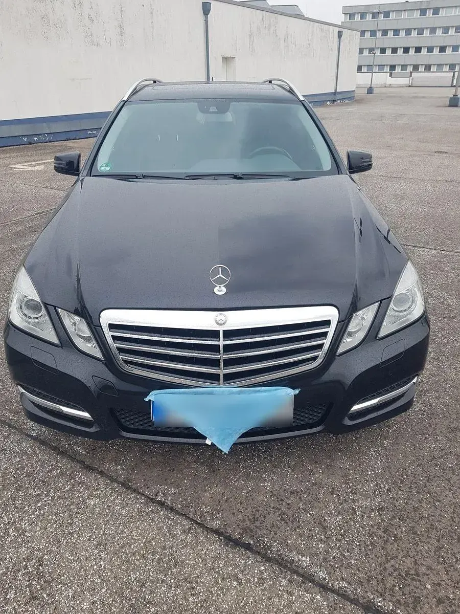 Gebraucht Mercedes E200 184 PS (135 kW) 2012 Schwarz Kombi