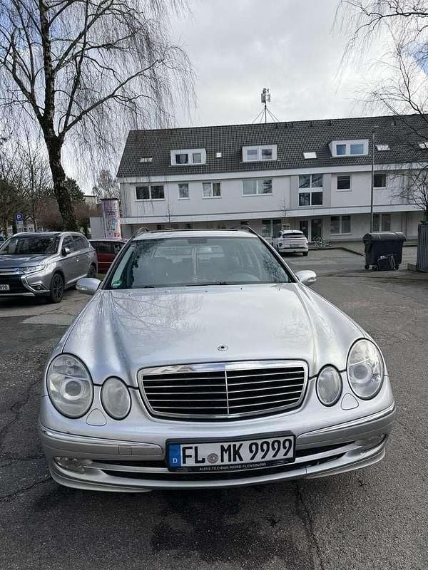 Gebraucht Mercedes E220 Avantgarde 150 PS (110 kW) 2004 Silber Limousine