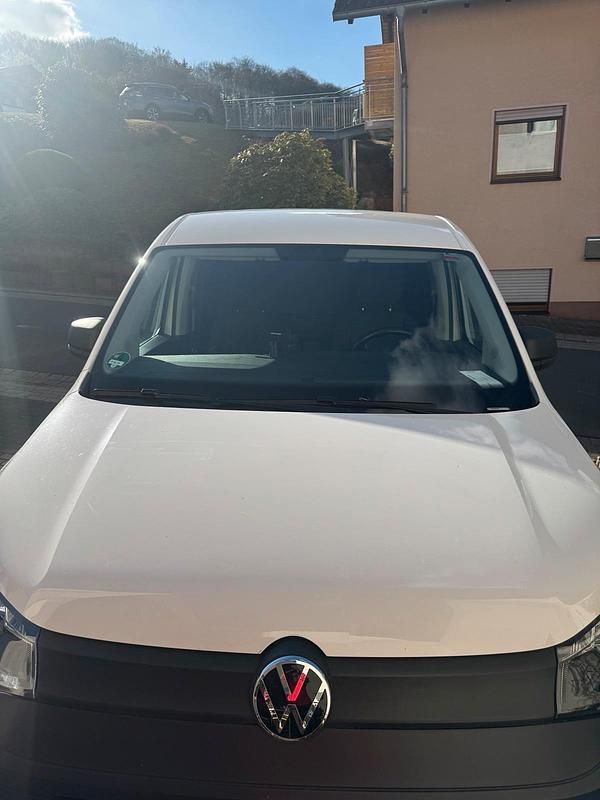 Gebraucht VW Caddy 122 PS (89 kW) 2021 Weiß Van / Kleinbus