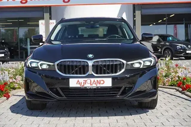 Gebraucht BMW 318 156 PS (114 kW) 2023 Schwarz uni Kombi