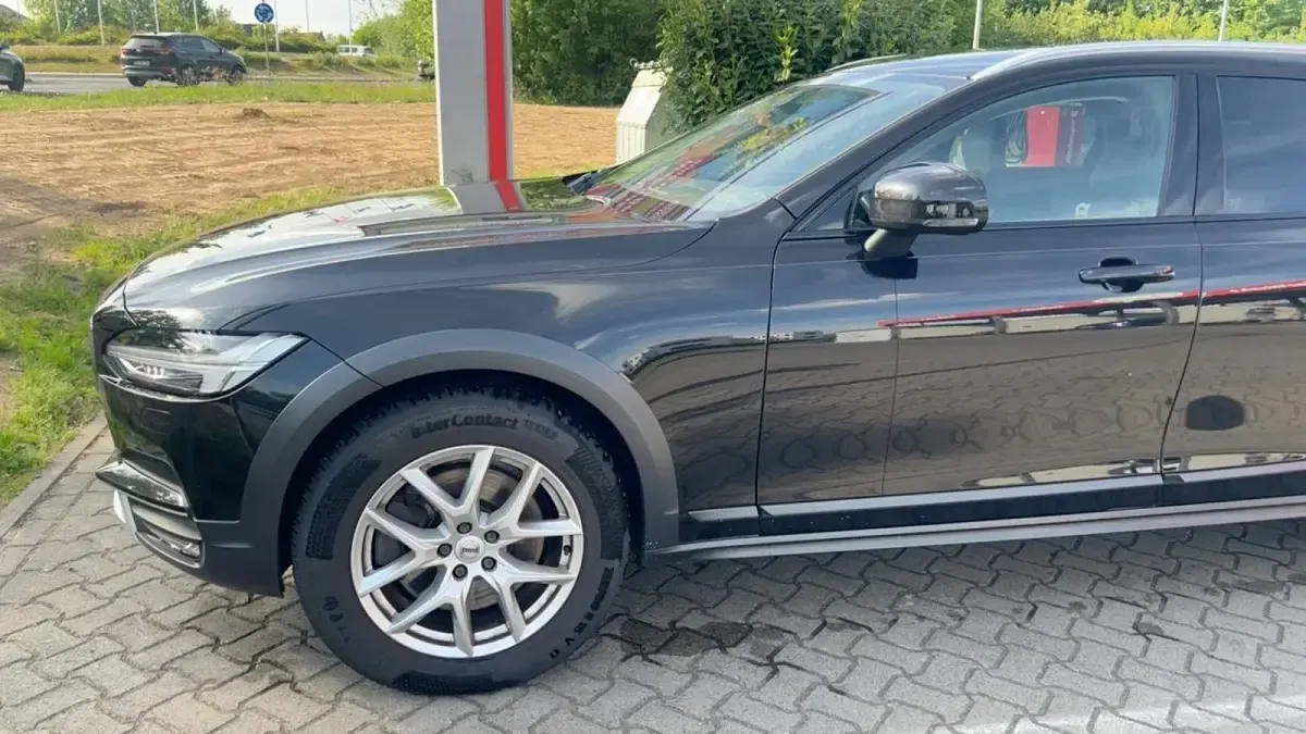 Second-hand Volvo V90 CC 235 CP (172 kW) 2018 Negru Break