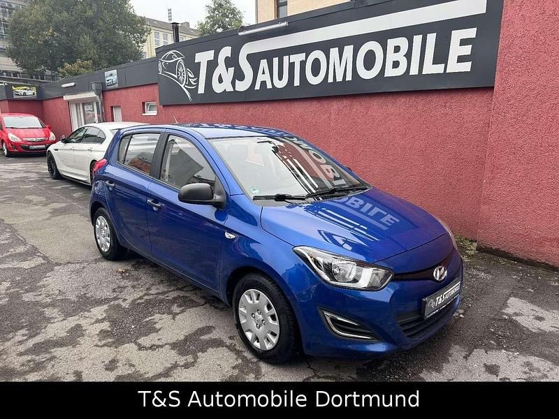 Blau Gebraucht 2013 Hyundai i20 Edition Kleinwagen | 4.750 € (Etwas zu teuer) - Bild 1/4