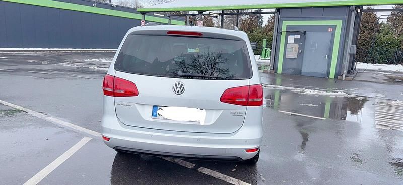 Gebraucht VW Sharan 140 PS (102 kW) 2015 Silber Van / Kleinbus