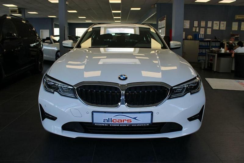 Gebraucht BMW 320 Advantage 190 PS (139 kW) 2022 Alpinweiß uni Kombi