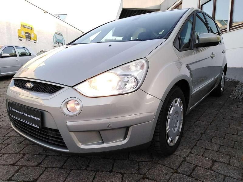 Gebraucht Ford S-MAX Trend 140 PS (102 kW) 2009 Chill silber Van / Kleinbus