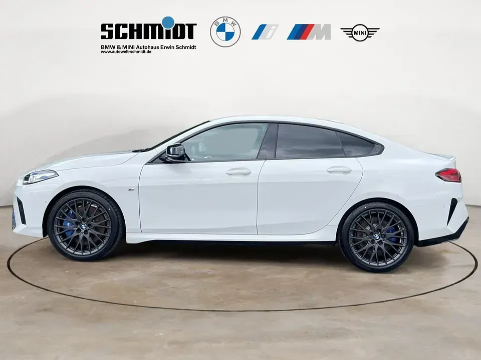 Gebraucht BMW M235 Shadowline 300 PS (220 kW) 2025 Alpinweiß uni Coupé
