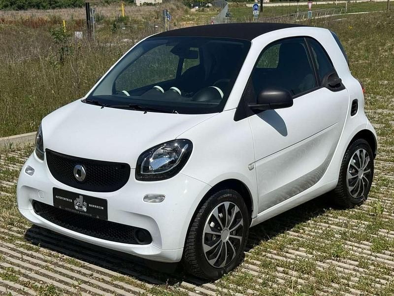 Tridionsicherheitszelle weiss Gebraucht 2018 Smart ForTwo Coupé Coupé | 6.950 € (Fairer Preis) - Bild 1/4