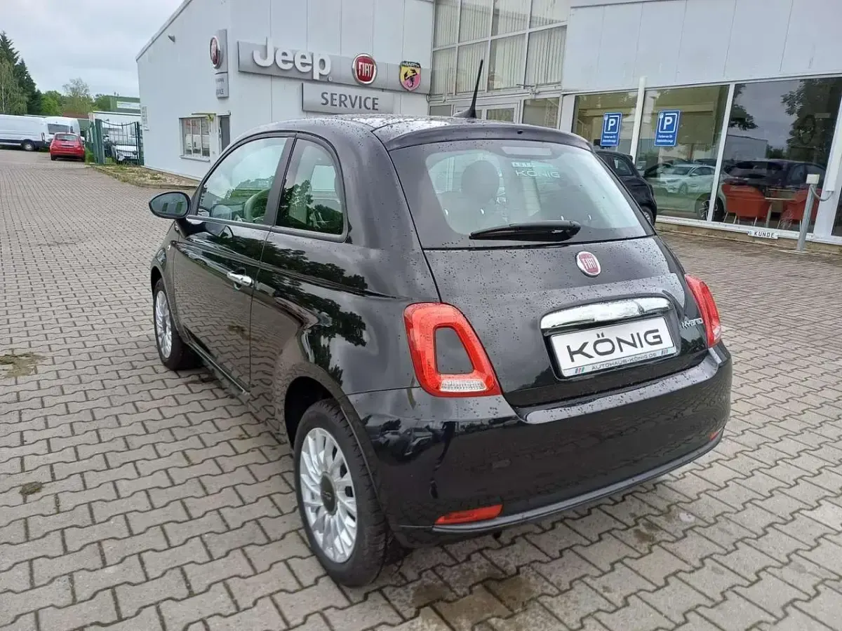 Gebraucht Fiat 500 69 PS (50 kW) 2024 Vesuvioschwarz Kleinwagen