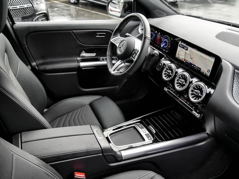 Gebraucht Mercedes EQA250 Progressive 139 kW (190 PS) 2024 Schwarz SUV
