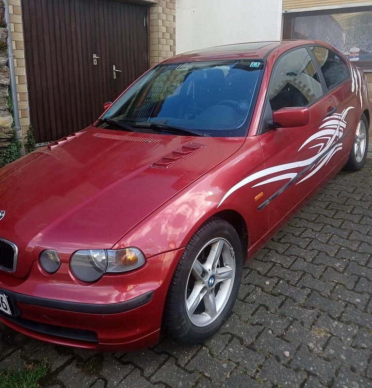 Gebraucht BMW 316 116 PS (85 kW) 2002 Rot Limousine
