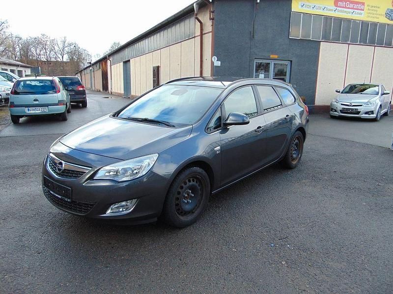 Gebraucht Opel Astra 110 PS (80 kW) 2012 Grau Kombi