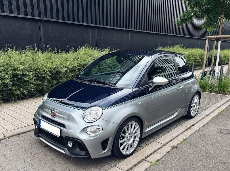 Blau Gebraucht 2018 Abarth 695 Kleinwagen | 18.900 € - Bild 1/4