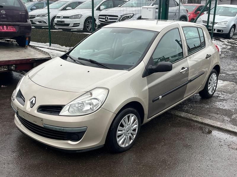 Gold Gebraucht 2006 Renault Clio II Authentique Kleinwagen | 1.200 € (Superpreis) - Bild 1/4