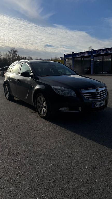 Gebraucht Opel Insignia 160 PS (117 kW) 2010 Schwarz Kombi