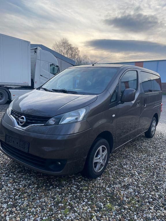Gebraucht Nissan Evalia Tekna 110 PS (80 kW) 2014 Braun Van / Kleinbus