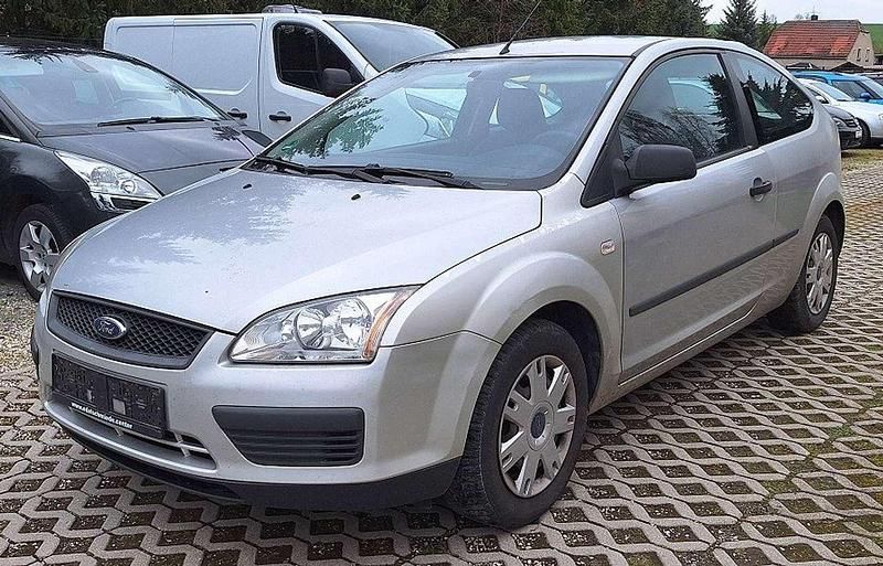 Gebraucht Ford Focus 80 PS (58 kW) 2005 Silber Limousine