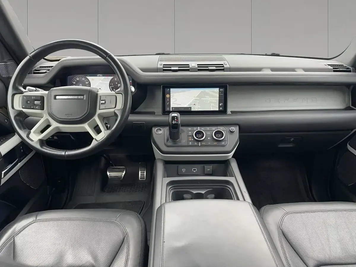 Gebraucht Land Rover Defender HSE 252 PS (185 kW) 2021 Gondwana stone gloss SUV