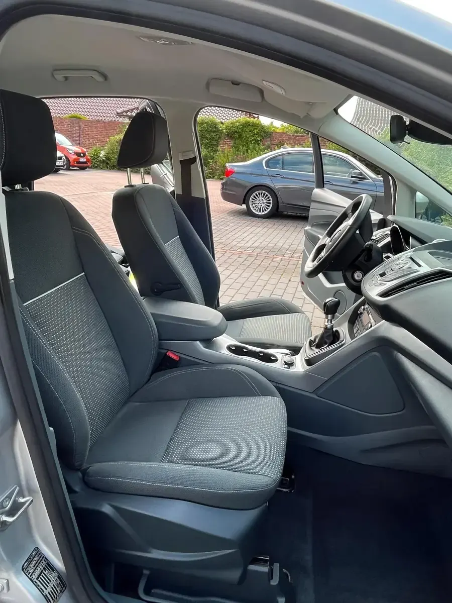 Gebraucht Ford C-MAX 115 PS (84 kW) 2013 Silber Van / Kleinbus