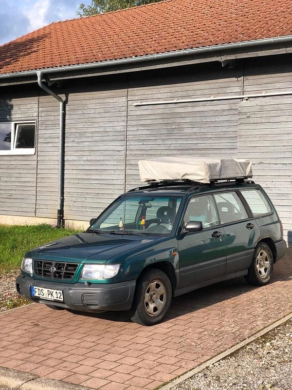 Grün Gebraucht 1999 Subaru Forester SUV | 1.000 € (Guter Preis) - Bild 1/4