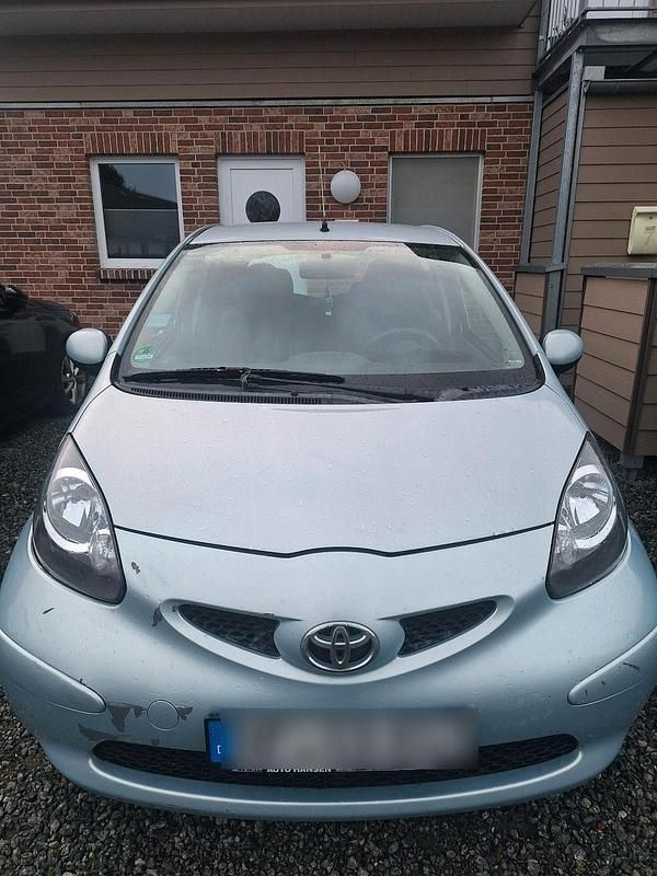 Blau Gebraucht 2006 Toyota Aygo Kleinwagen | 780 € (Guter Preis) - Bild 1/3