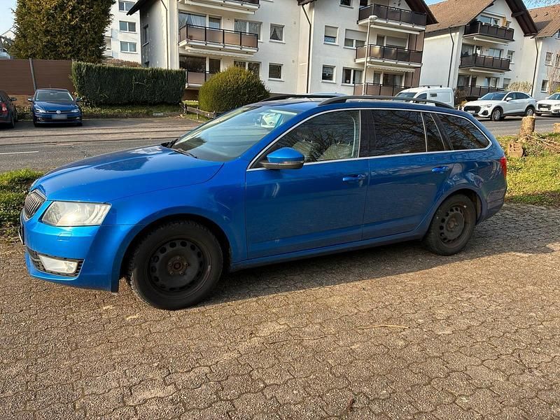 Gebraucht Skoda Octavia 150 PS (110 kW) 2015 Blau Kleinwagen