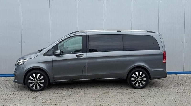 Gebraucht Mercedes V220 Sport 163 PS (119 kW) 2021 7992 selenitgrau metallic Van / Kleinbus