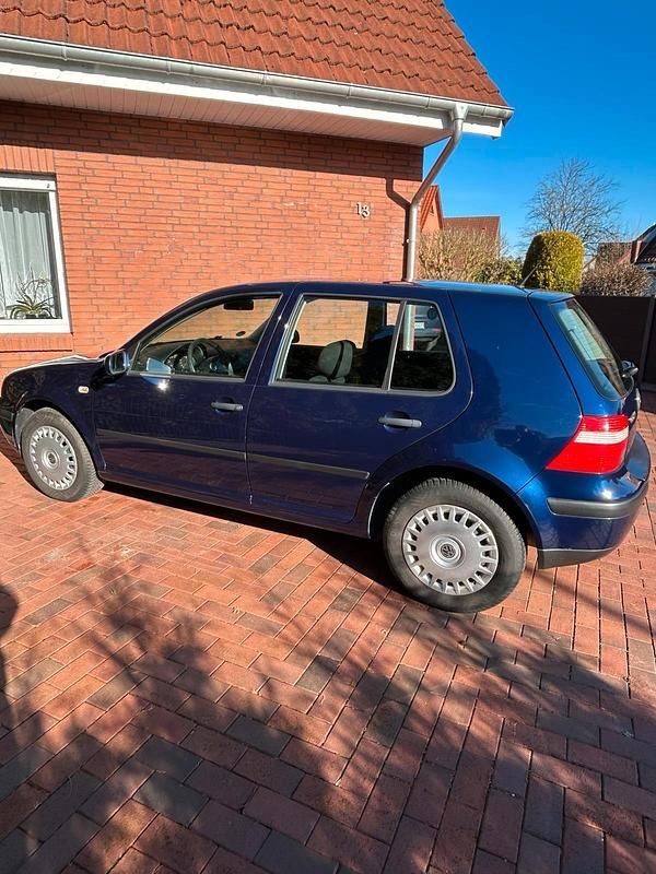 Gebraucht VW Golf IV 75 PS (55 kW) 2003 Blau Kleinwagen