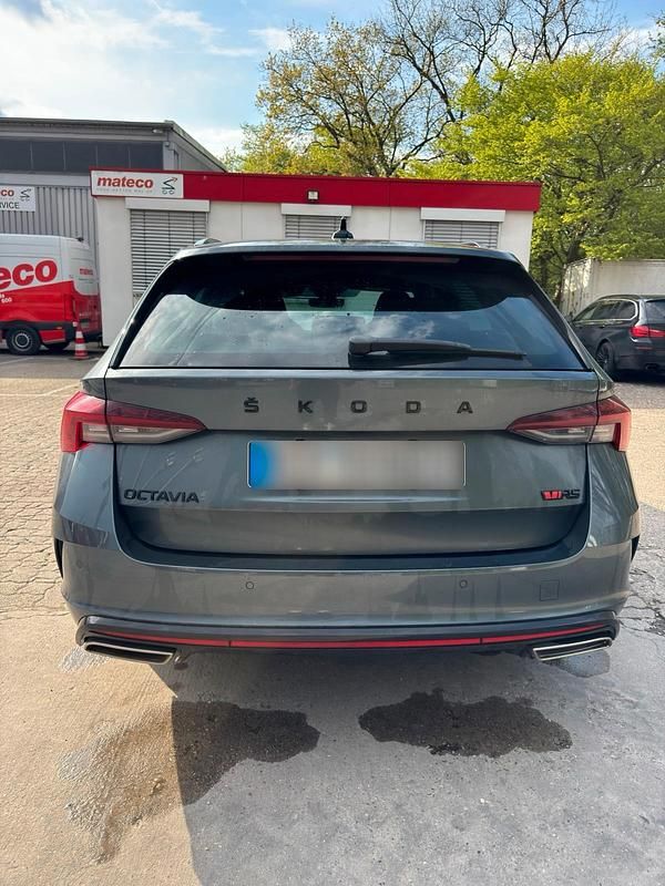 Gebraucht Skoda Octavia First Edition 200 PS (147 kW) 2020 Grau Kombi