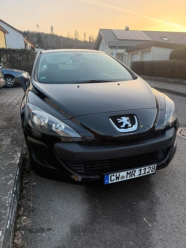 Gebraucht Peugeot 308 120 PS (88 kW) 2010 Schwarz Kleinwagen