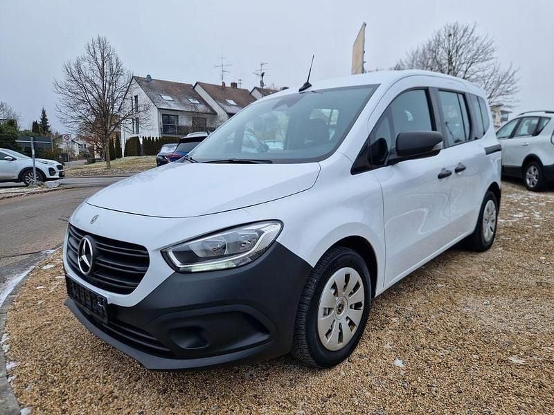 Weiß Gebraucht 2021 Mercedes Citan 110 Kombi | 9.999 € (Guter Preis) - Bild 1/4