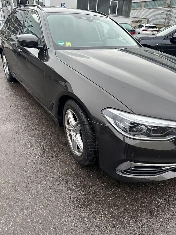 Gebraucht BMW 530 Sport Line 265 PS (194 kW) 2018 Braun Kombi