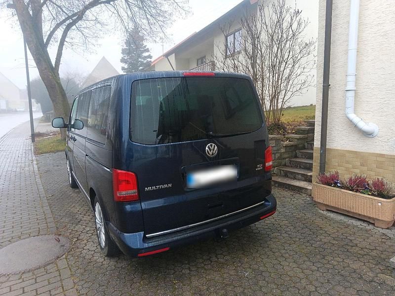 Second-hand VW T5 178 CP (130 kW) 2014 Albastru Van
