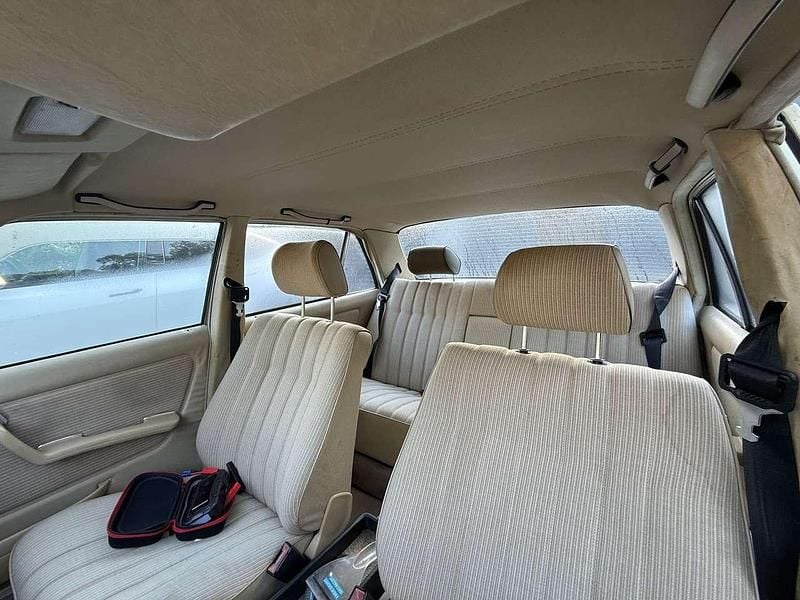 Gebraucht 1983 Mercedes E230 Limousine | 6.950 € - Bild 1/4