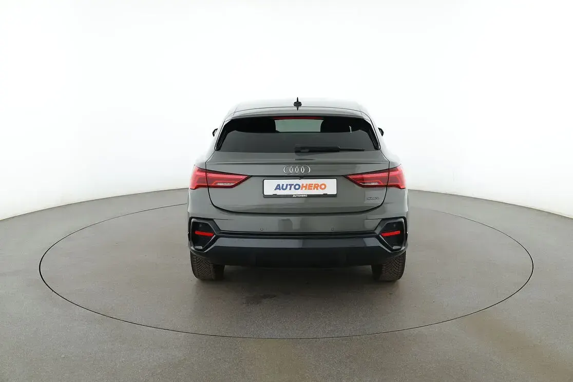 Gebraucht Audi Q3 Sportback Sport 190 PS (139 kW) 2023 Grau SUV