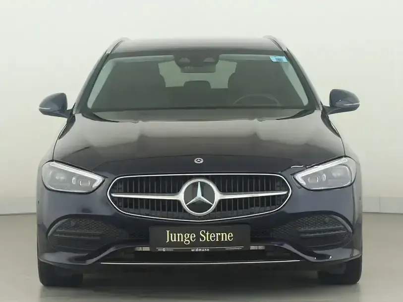 Gebraucht Mercedes C300 Avantgarde 265 PS (194 kW) 2023 Cavansitblau metallic Kombi